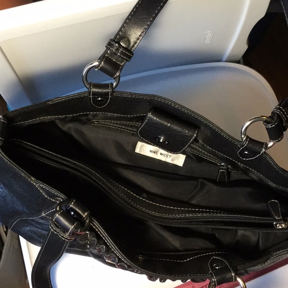 Nine West Shoulder Bag - Picture 3 of 8